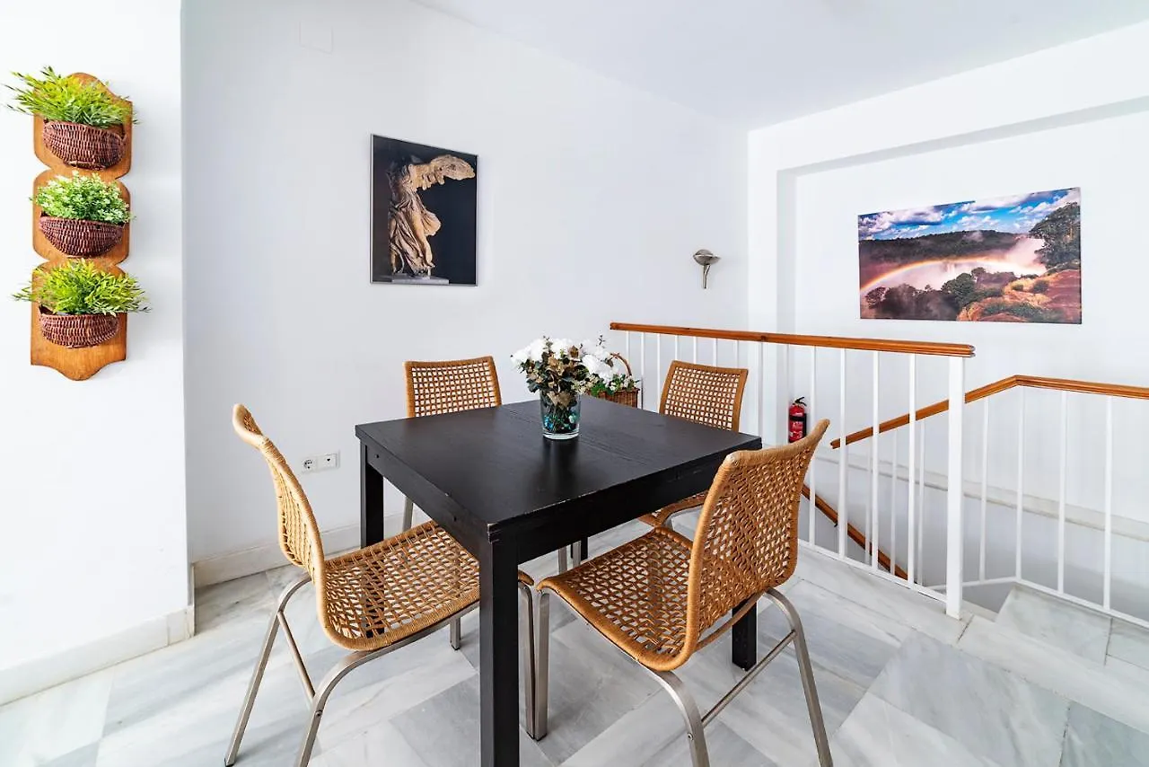 Apartamento Alohamundi Almansa Sevilla España